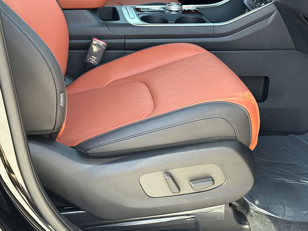 New 2026 Kia Carnival EX FWD image 14