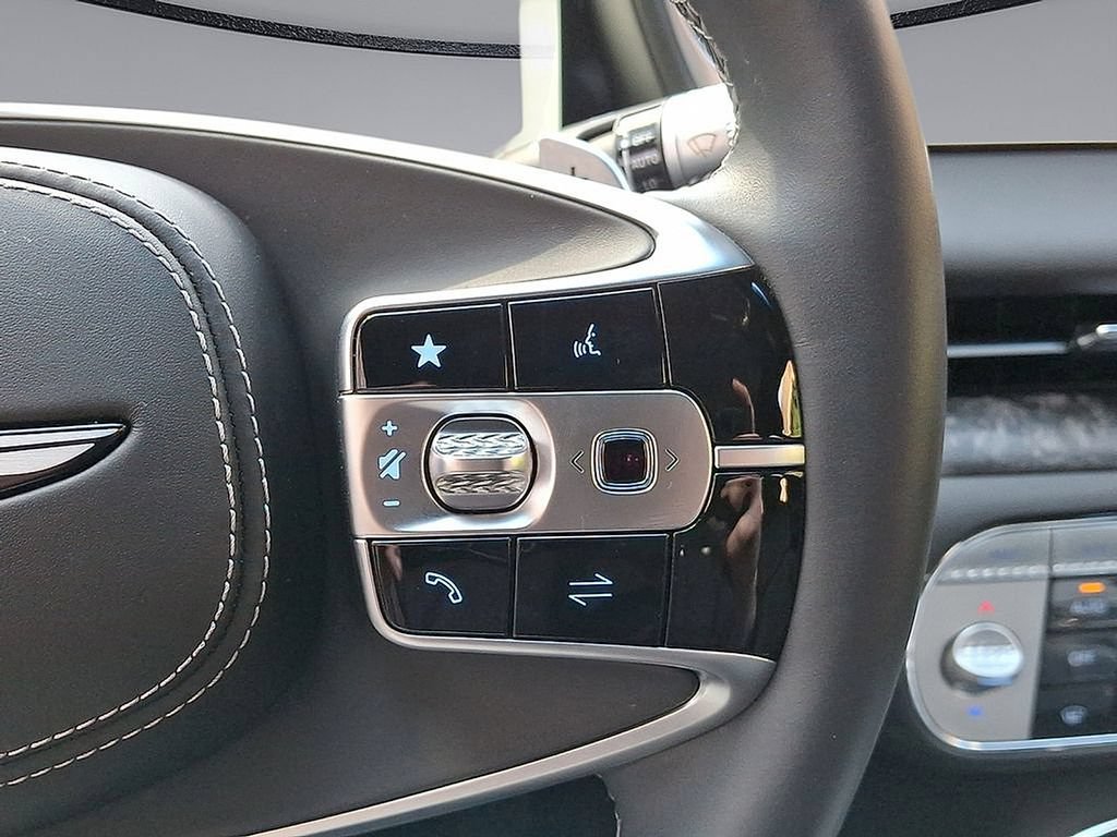 Used 2025 Genesis G90 3.5T AWD/4WD image 18