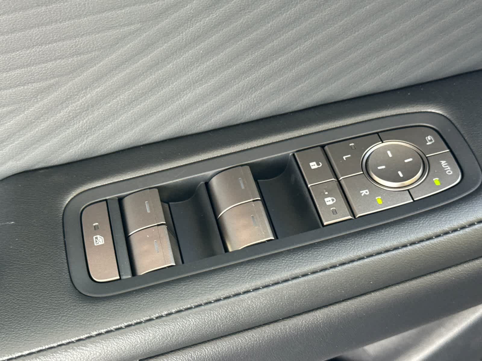 New 2026 Lexus ES 350h FWD image 13