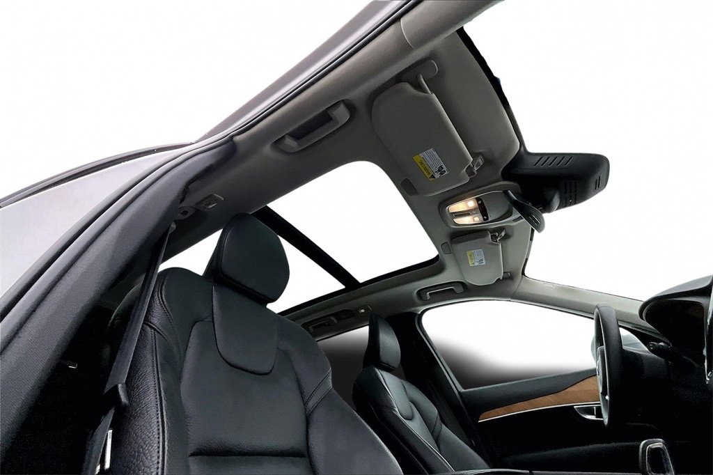 Used 2024 Volvo XC90 B6 Plus w/ Protection Package image 28