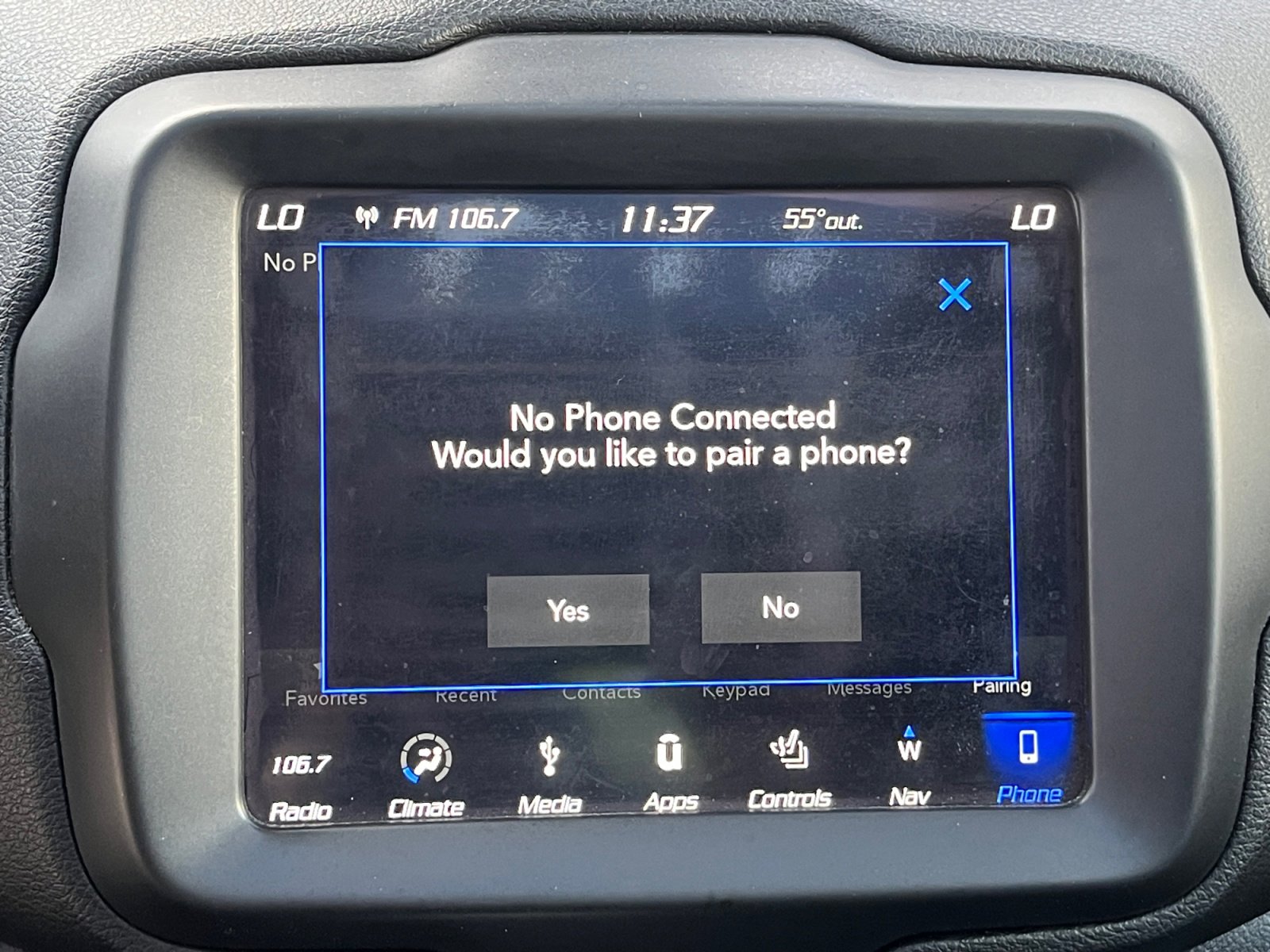 Used 2019 Jeep Renegade Altitude w/ UConnect 8.4 Nav Group AWD/4WD image 21