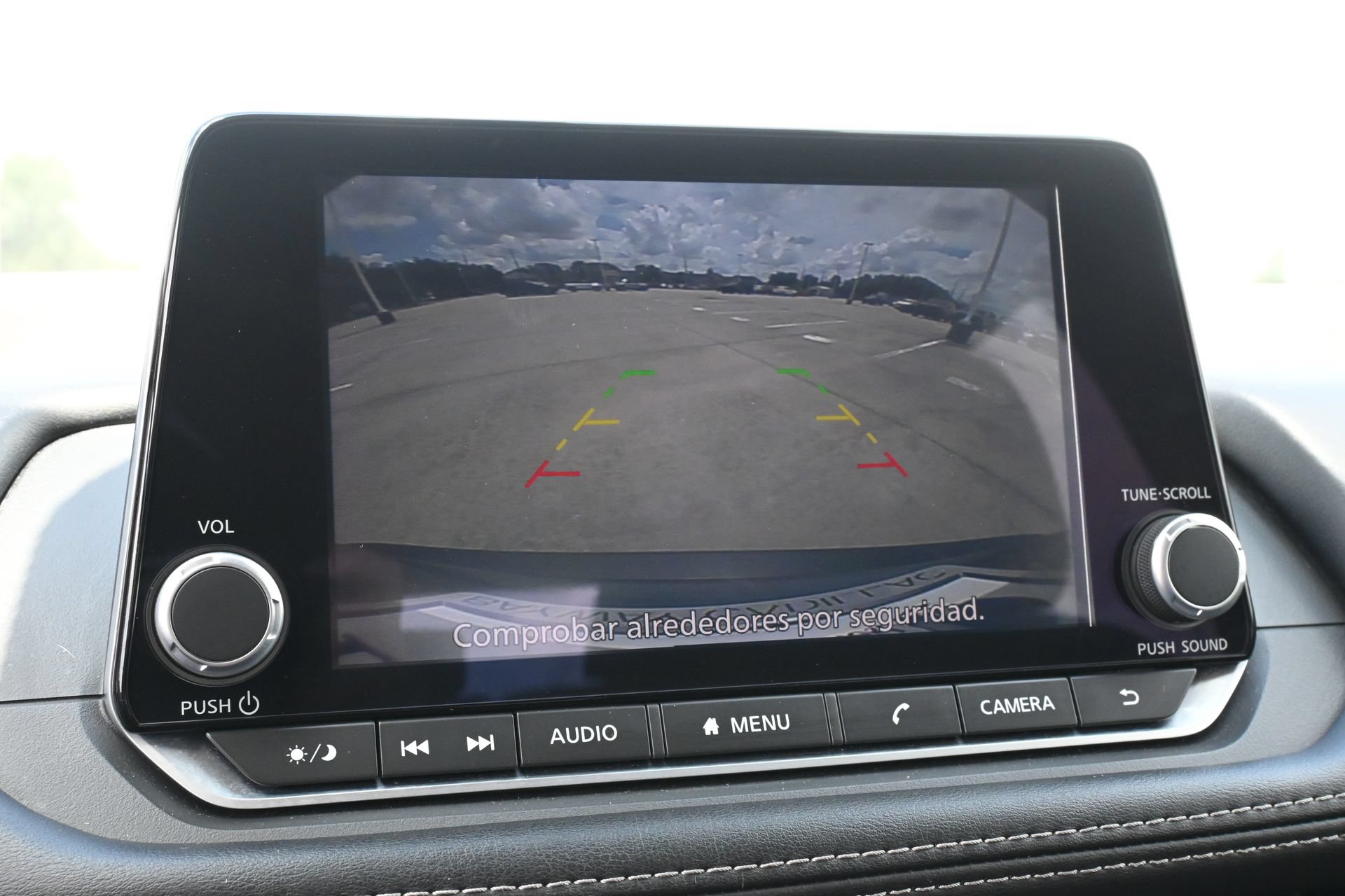Used 2023 Nissan Rogue SV AWD/4WD image 14