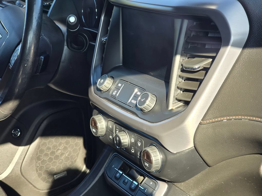 Used 2021 GMC Acadia AT4 w/ Technology Package AWD/4WD image 15