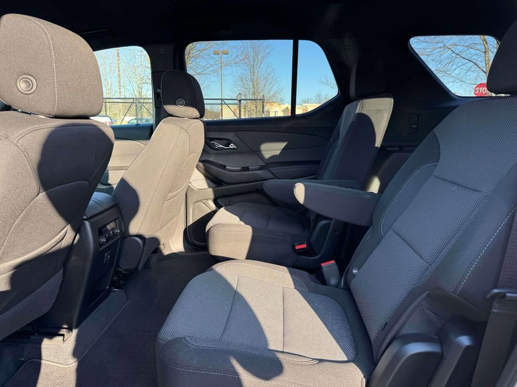 Used 2022 Chevrolet Traverse LT AWD/4WD image 14