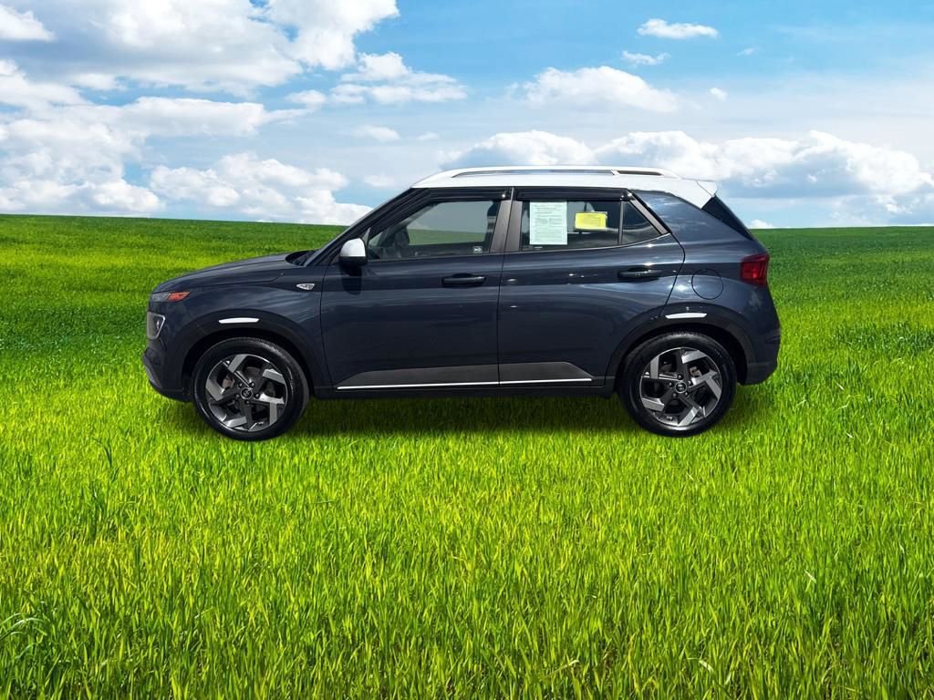 Used 2021 Hyundai Venue image 8