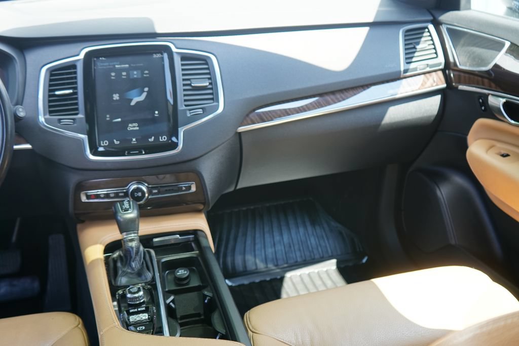 Used 2019 Volvo XC90 T6 Momentum w/ Protection Package Premier AWD/4WD image 24