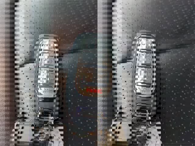 Used 2023 Chrysler Pacifica Touring-L image 34