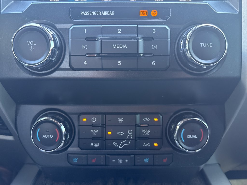 Used 2019 Ford F250 Lariat w/ Lariat Ultimate Package AWD/4WD image 27
