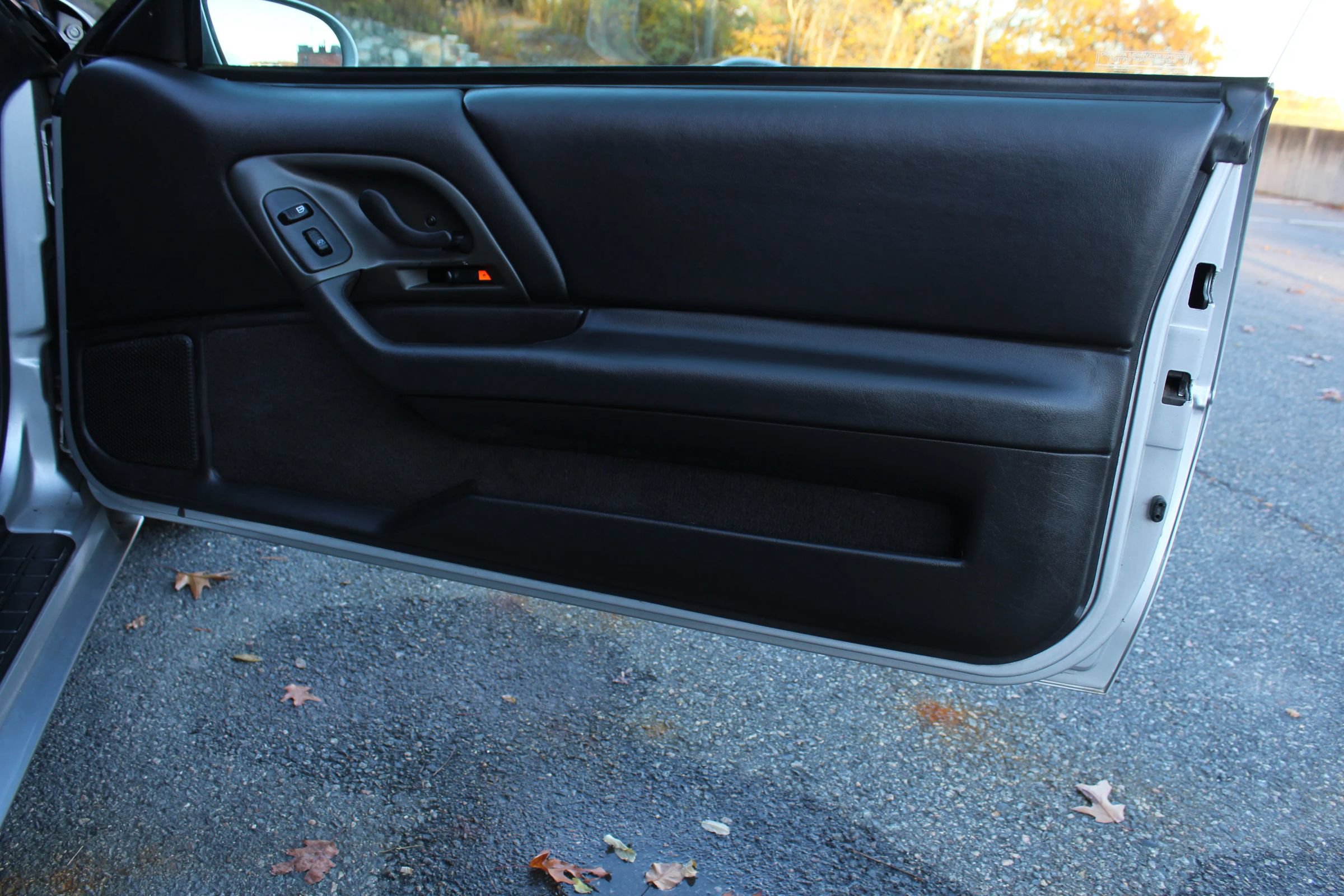 Used 2000 Chevrolet Camaro Z28 RWD image 15