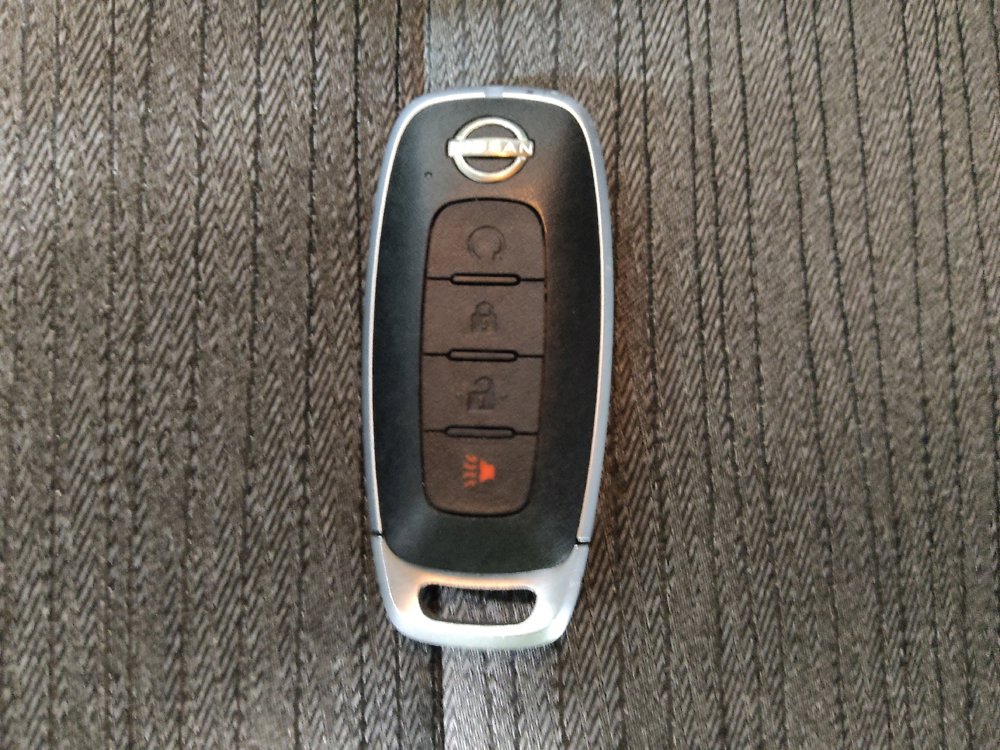 Used 2023 Nissan Rogue SV image 32