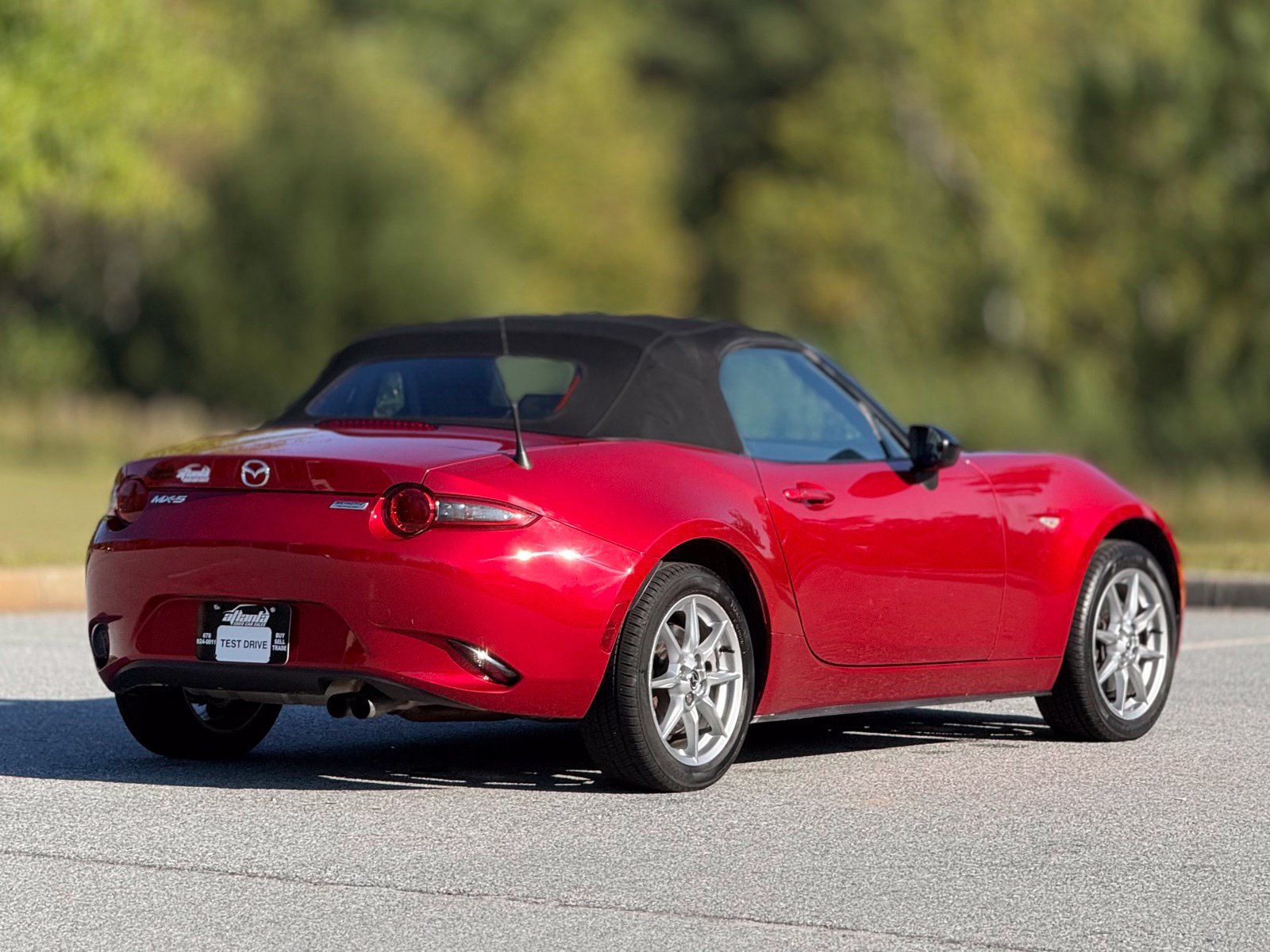 Used 2016 MAZDA MX-5 Miata Sport RWD image 11