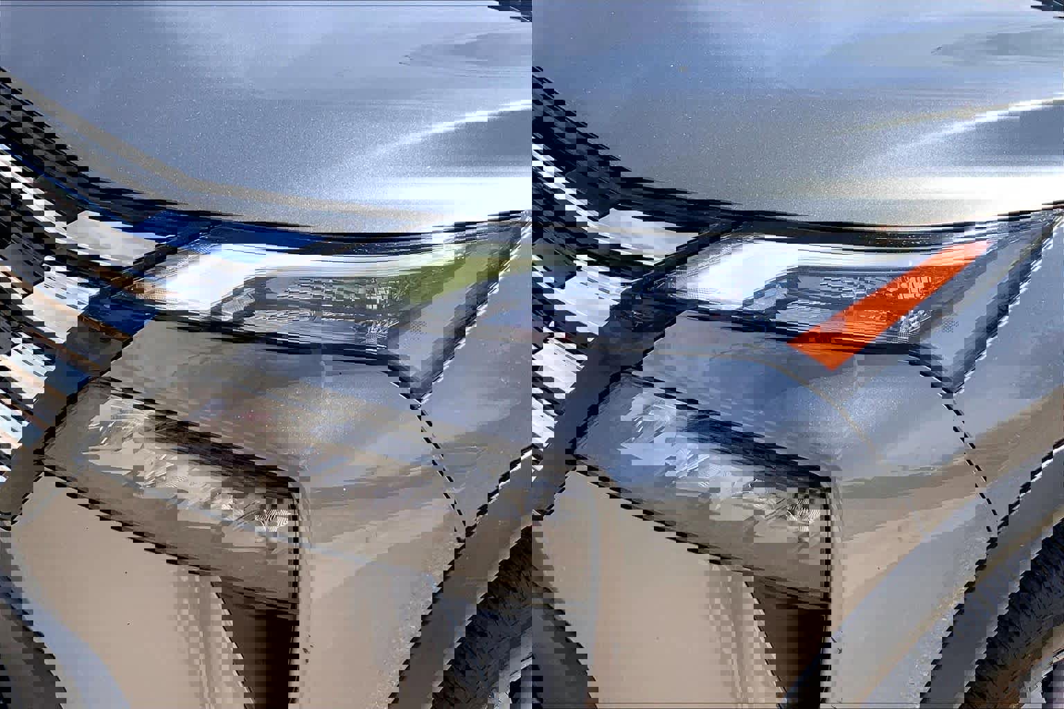 Used 2024 Nissan Rogue S image 28