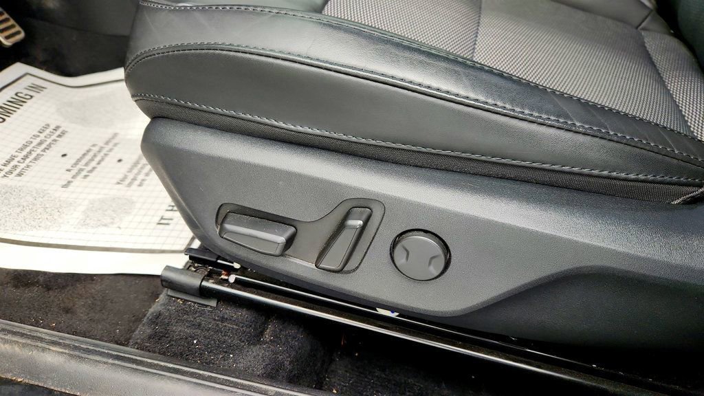 Used 2023 Kia Niro EX Touring image 12