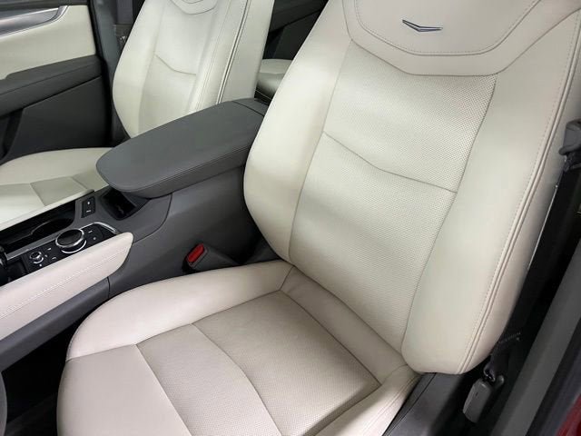 Certified 2025 Cadillac XT5 Premium Luxury w/ Technology Package AWD/4WD image 16