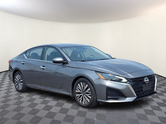 Used 2023 Nissan Altima 2.5 SV