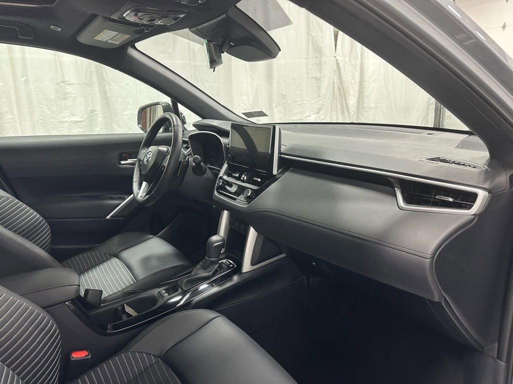 Used 2025 Toyota Corolla Cross XSE w/ Convenience Package image 63