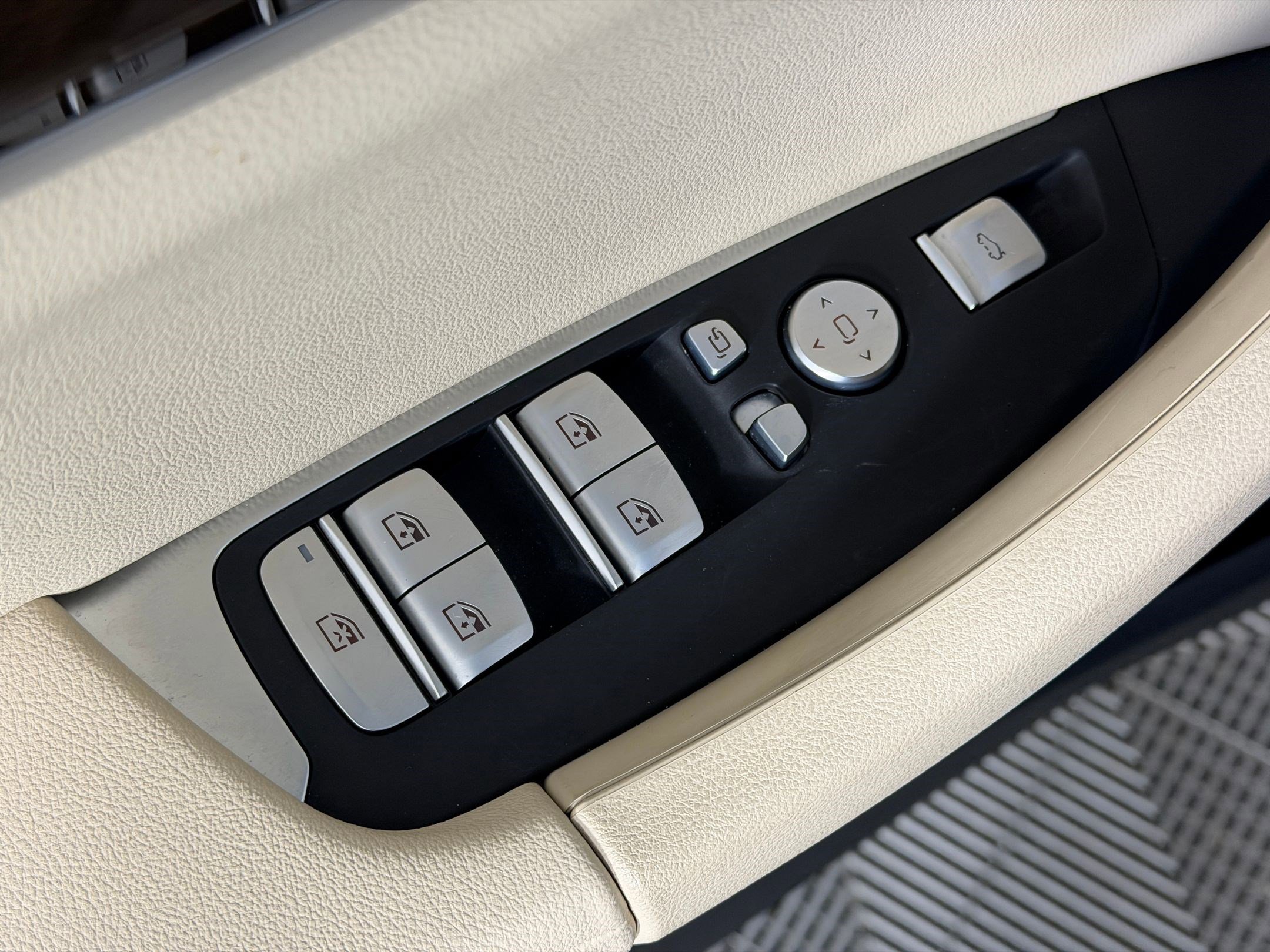 Certified 2023 BMW X3 sDrive30i w/ Premium Package image 24