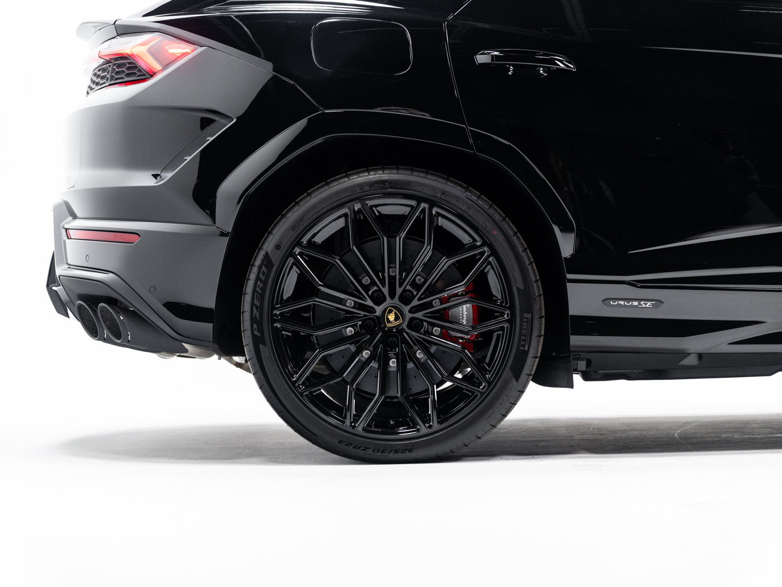 Used 2025 Lamborghini Urus SE AWD/4WD image 11