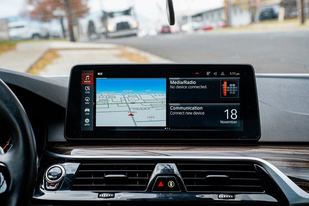 Used 2022 BMW 530i xDrive w/ Convenience Package image 13