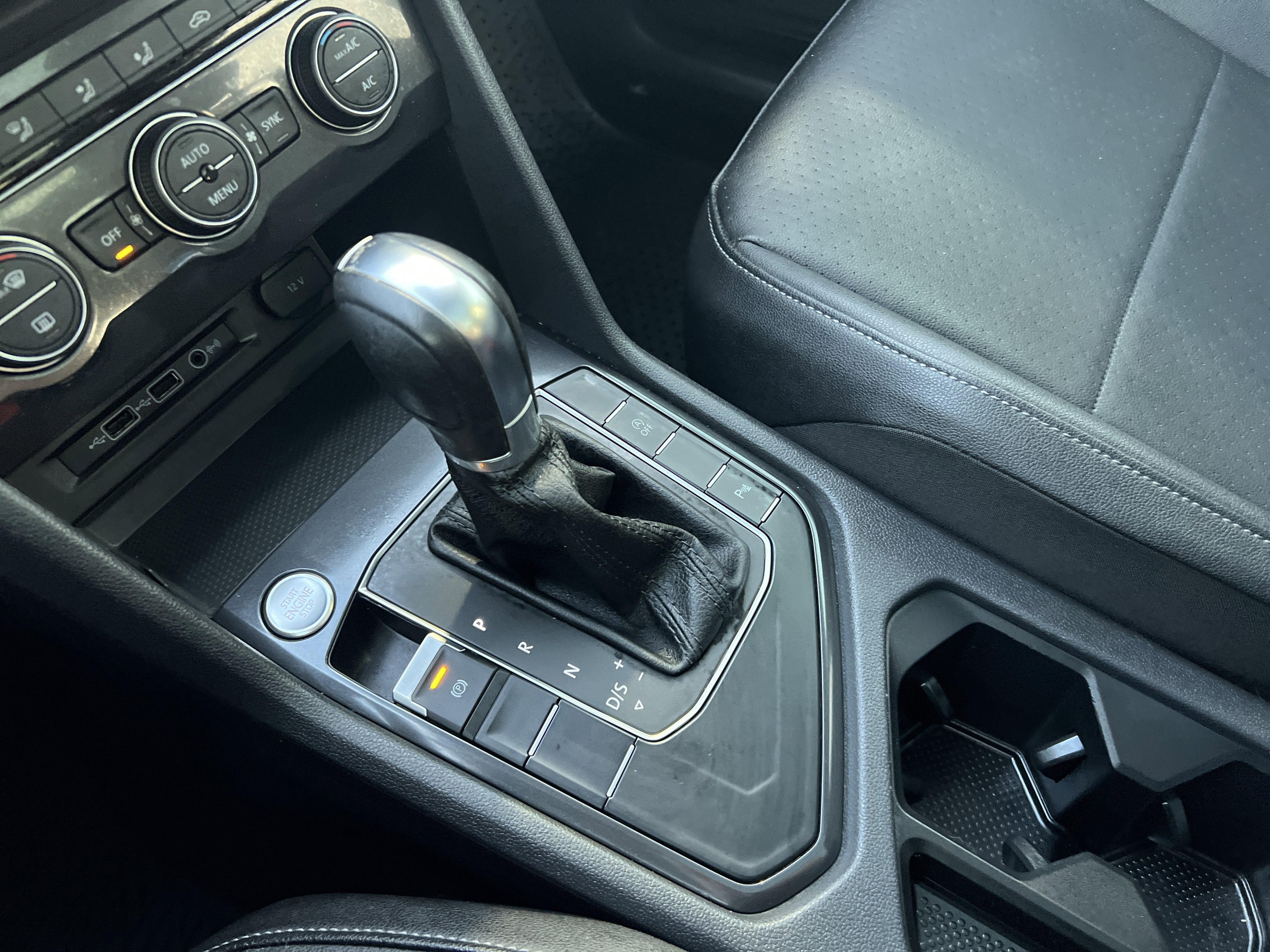 Used 2019 Volkswagen Tiguan SEL image 24