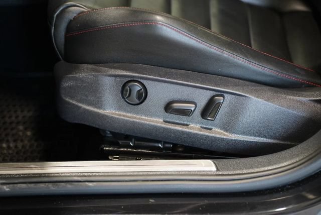 Used 2018 Volkswagen GTI Autobahn FWD image 31