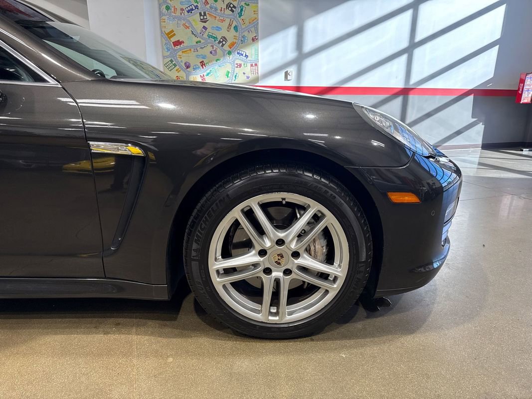Used 2013 Porsche Panamera 4S image 36