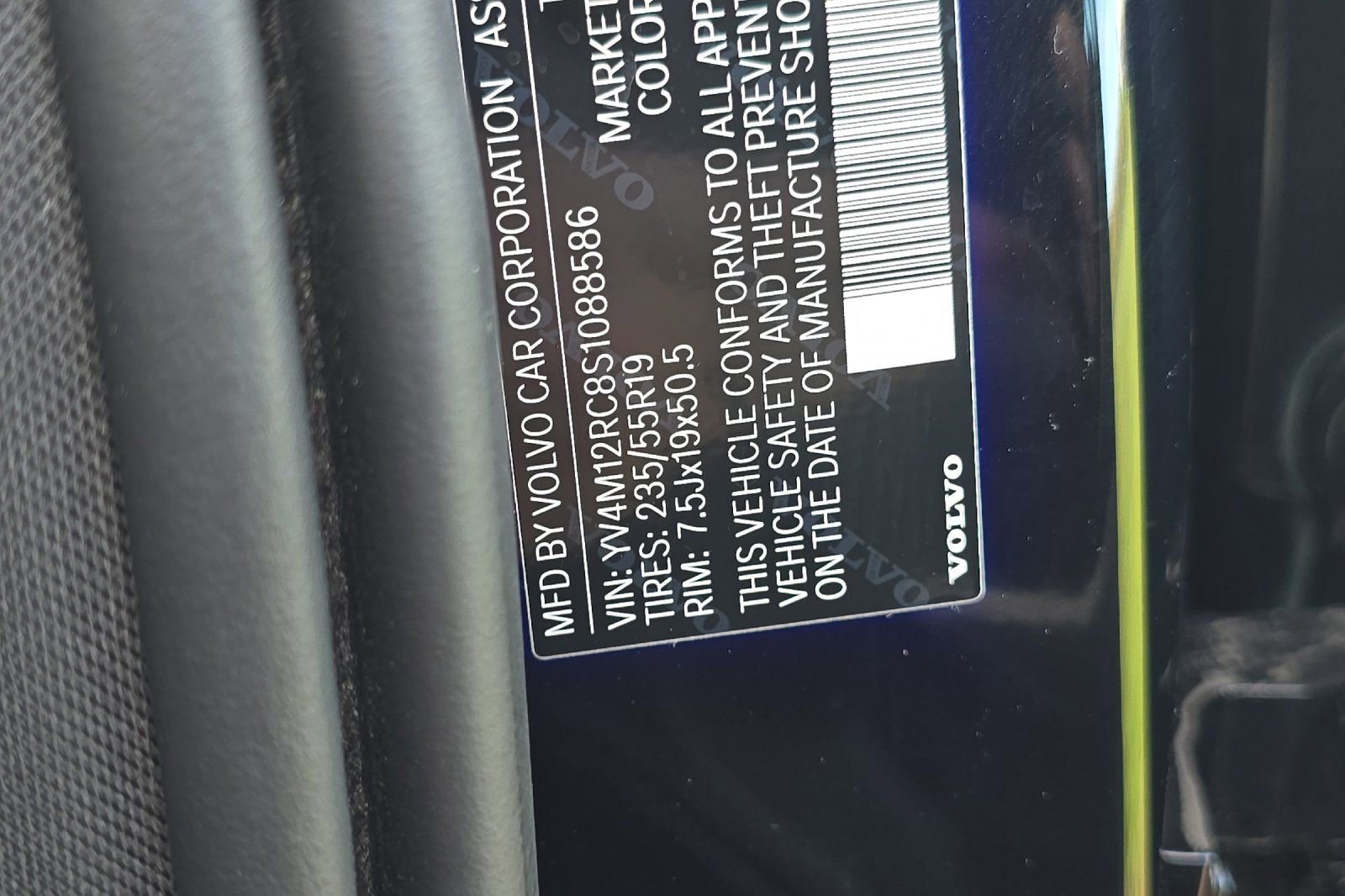 Used 2025 Volvo XC60 B5 Plus image 34