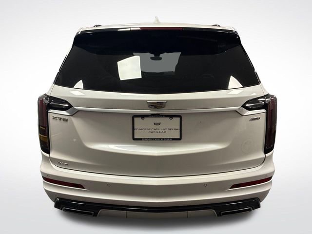 Used 2023 Cadillac XT6 Sport w/ Technology Package AWD/4WD image 4