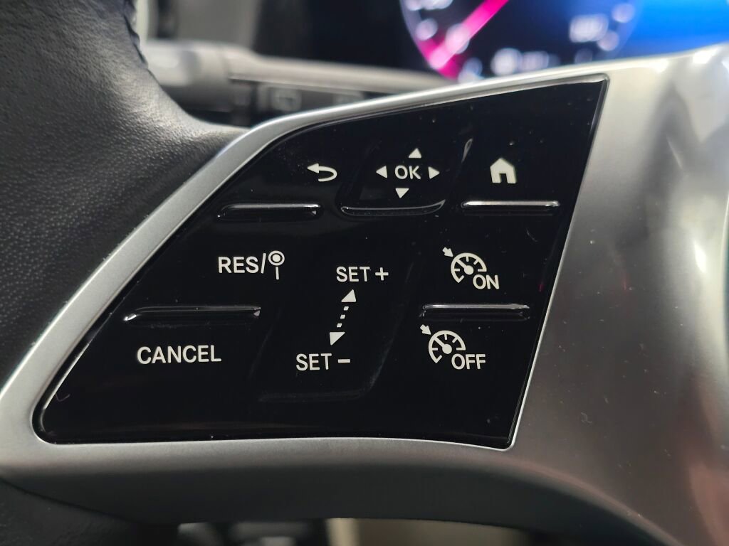 Used 2025 Mercedes-Benz GLB 250 4MATIC image 38