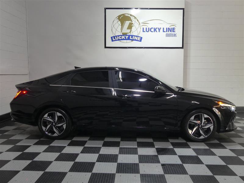 Used 2022 Hyundai Elantra Limited image 6