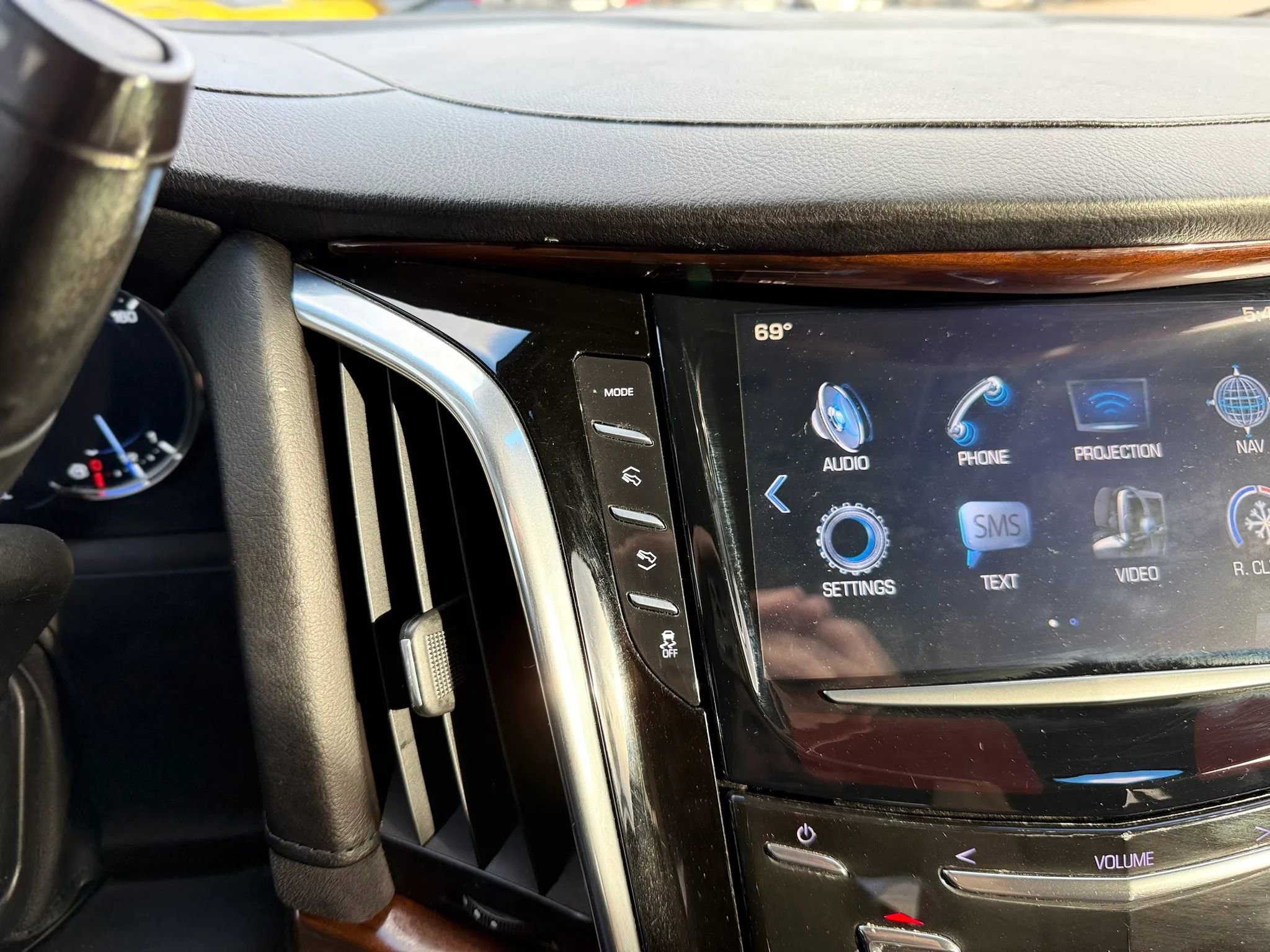 Used 2017 Cadillac Escalade Premium Luxury image 38