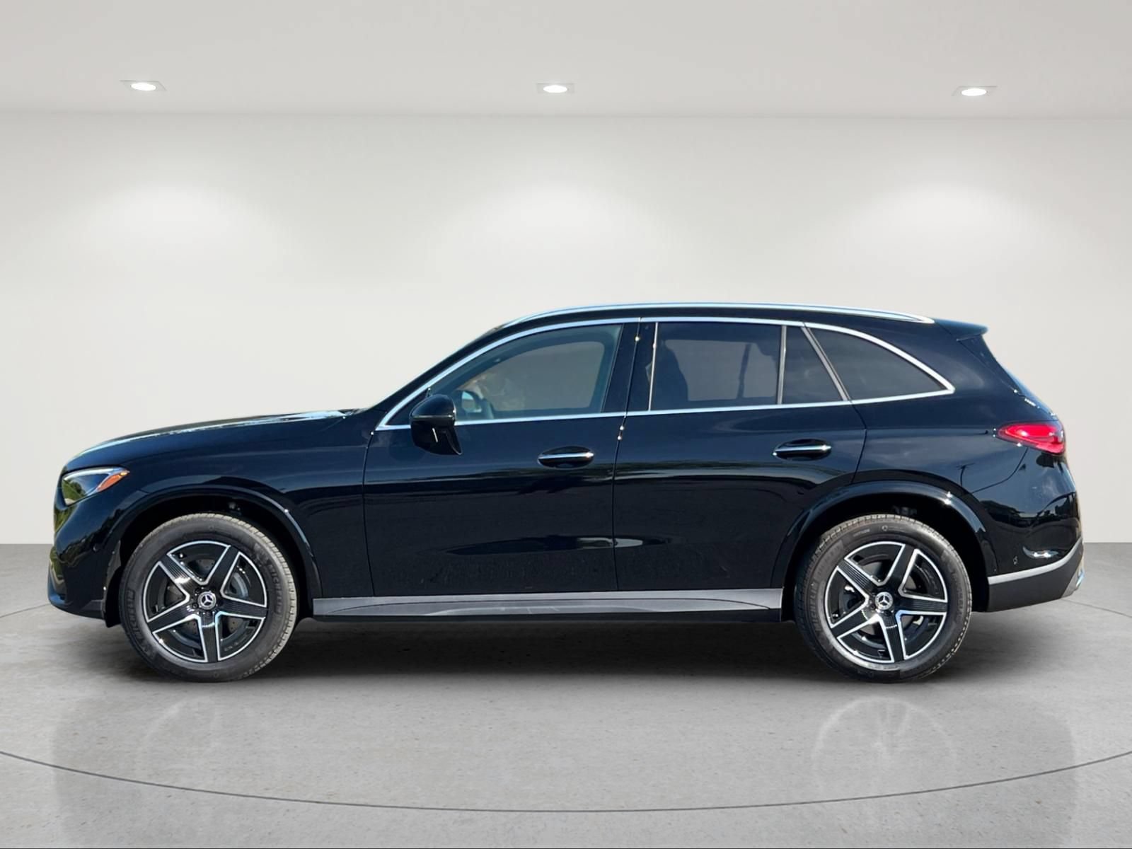 New 2026 Mercedes-Benz GLC 300 4MATIC image 2