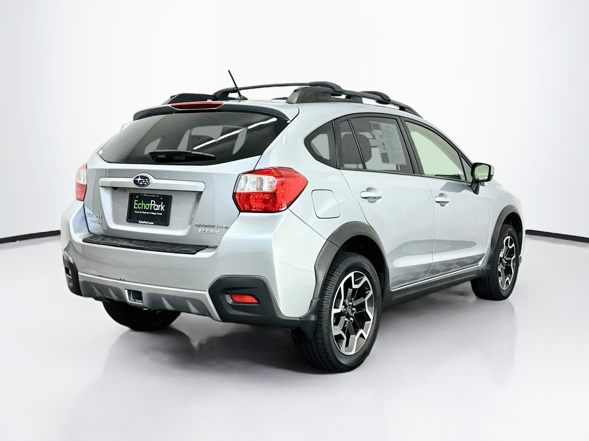 Used 2016 Subaru Crosstrek 2.0i Premium w/ Moonroof Package AWD/4WD image 9