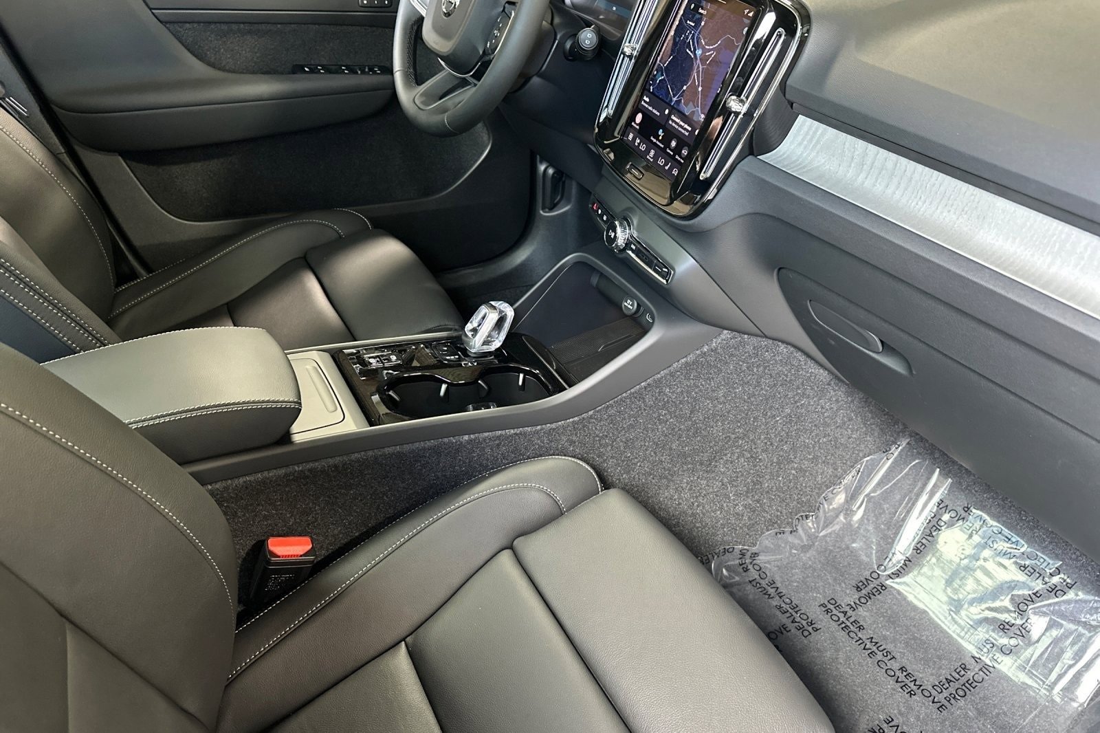 New 2026 Volvo XC40 B5 Ultra w/ Protection Package image 18