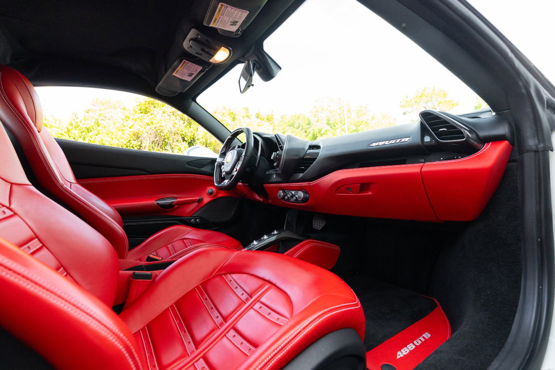 Used 2017 Ferrari 488 GTB RWD image 8