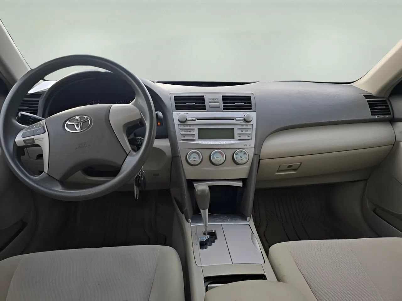 Used 2010 Toyota Camry LE image 12