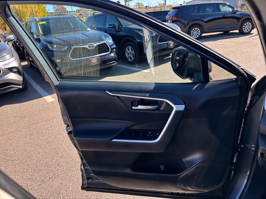 Used 2021 Toyota RAV4 XLE w/ Convenience Package AWD/4WD image 33