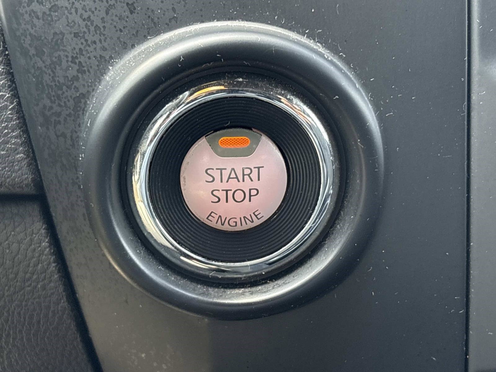 Used 2019 Nissan Titan SV w/ SV Convenience Package RWD image 35