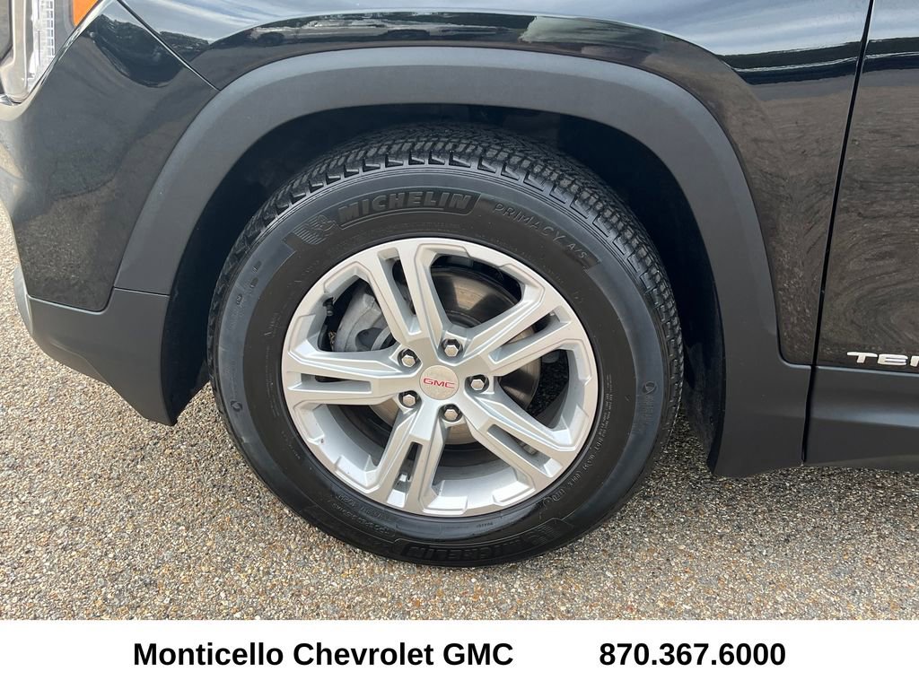 Used 2024 GMC Terrain SLE w/ Driver Convenience Package FWD image 28