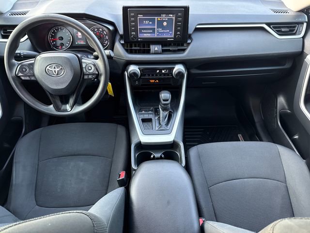 Used 2020 Toyota RAV4 LE FWD image 12