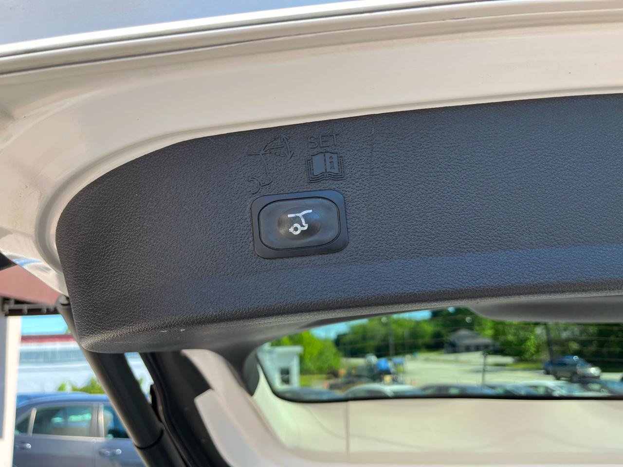 Used 2018 Ford Escape SEL AWD/4WD image 9