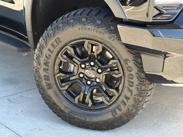 Used 2024 Chevrolet Silverado 1500 ZR2 w/ Technology Package AWD/4WD image 2
