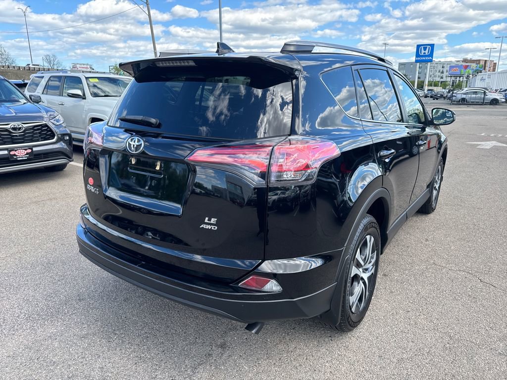 Used 2018 Toyota RAV4 LE w/ All Weather Liner Package AWD/4WD image 8
