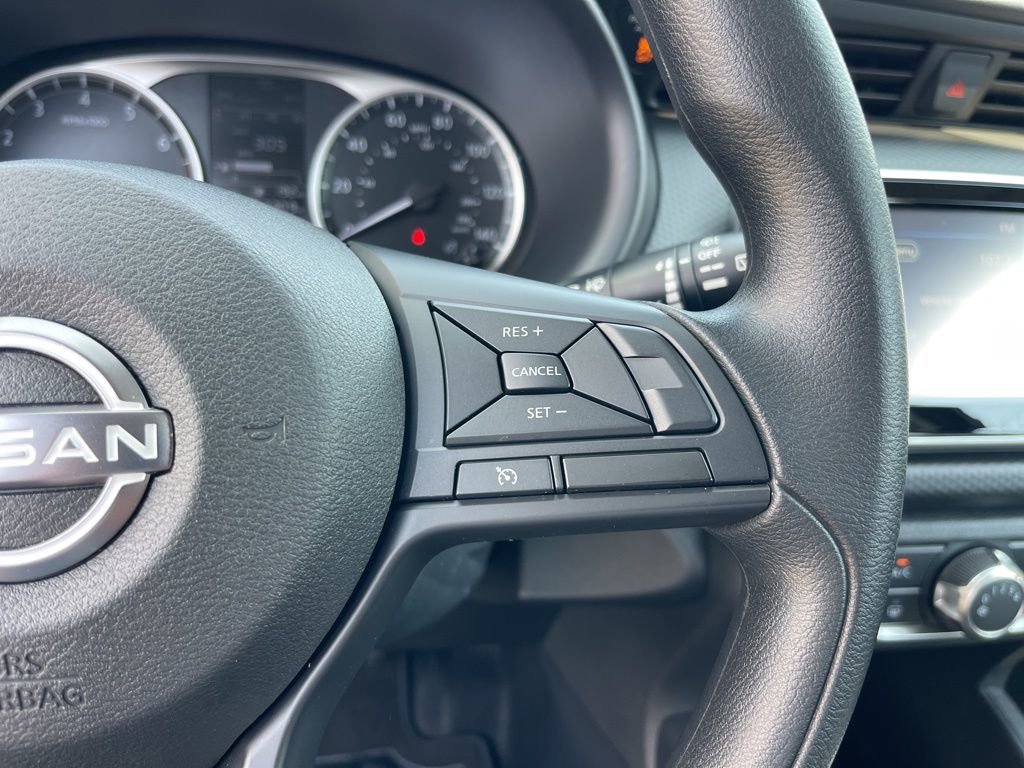 Certified 2025 Nissan Kicks Play S image 17