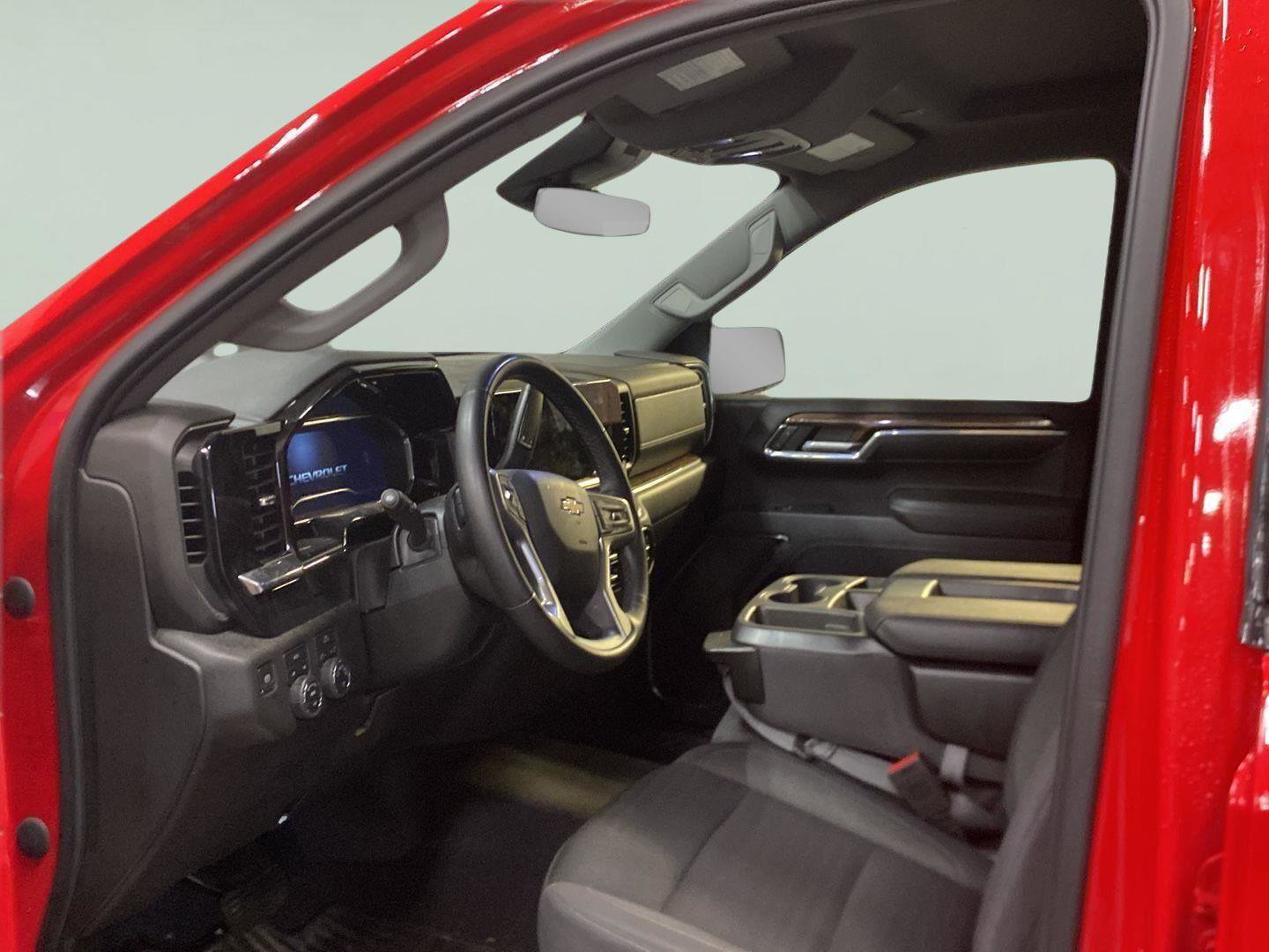 Used 2023 Chevrolet Silverado 1500 LT AWD/4WD image 12