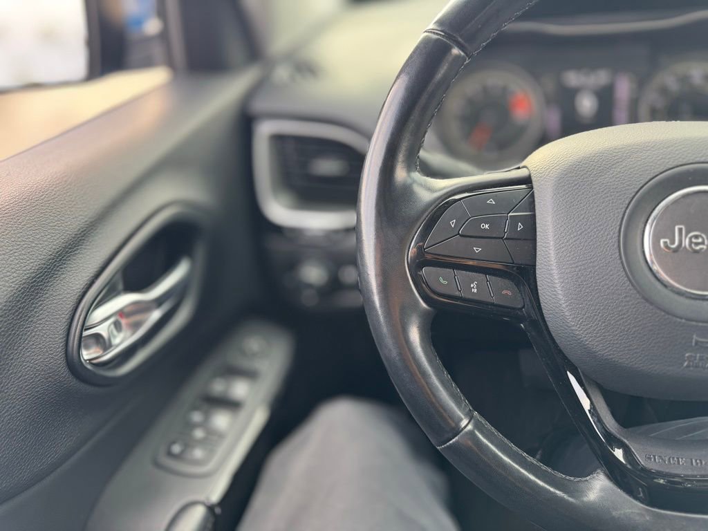 Used 2021 Jeep Cherokee Altitude image 7