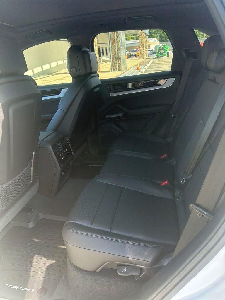 Used 2026 Porsche Cayenne S AWD/4WD image 7