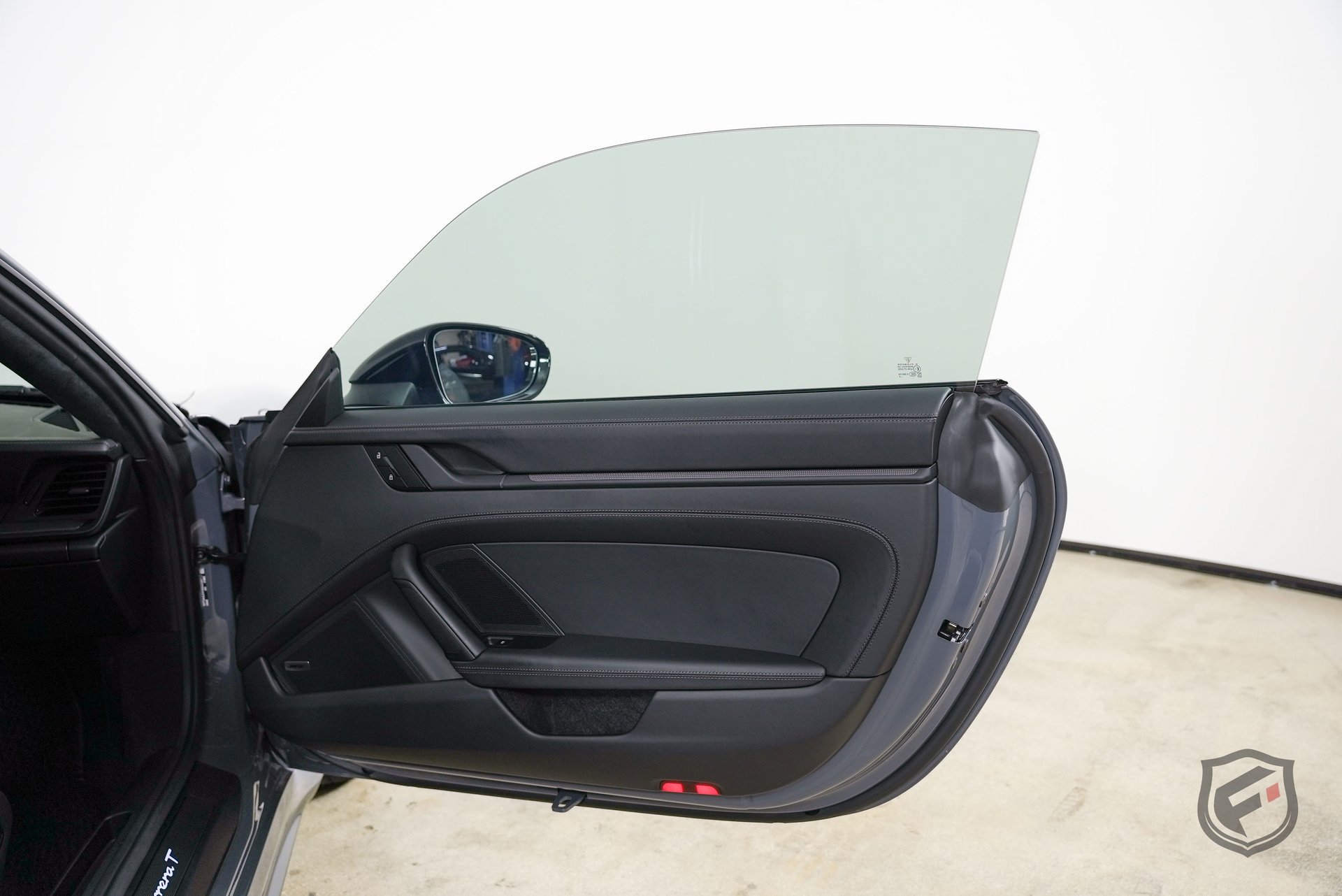 Used 2025 Porsche 911 Carrera RWD image 33