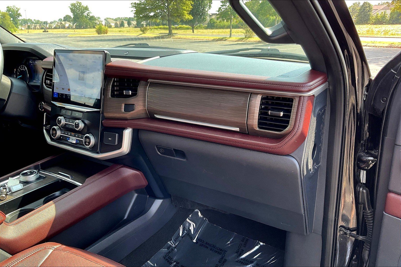 Used 2024 Ford Expedition Max Limited image 18