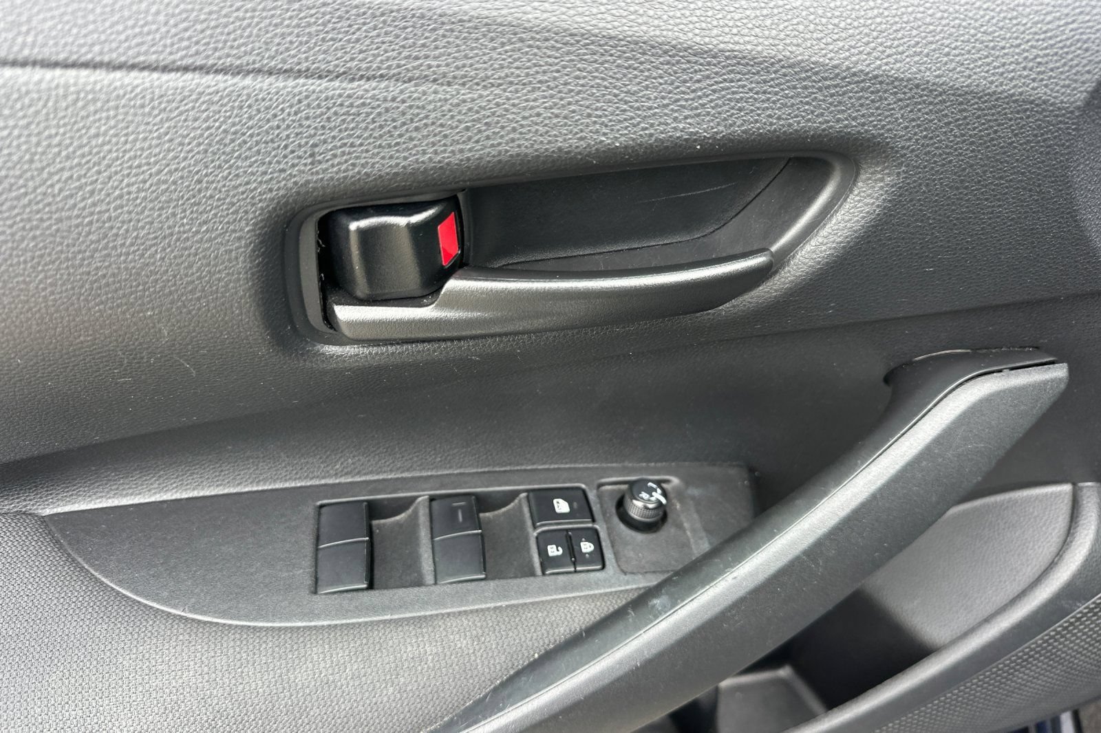 Used 2023 Toyota Corolla LE FWD image 13